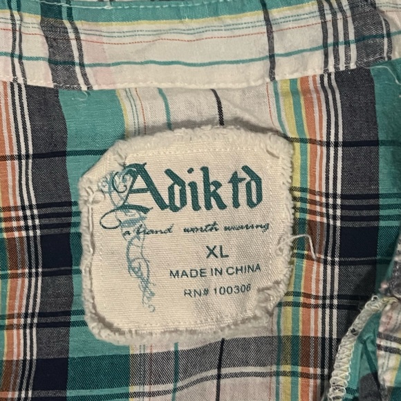 Adiktd- button down shirt. Snap buttons, embroidery detail. SZ XL - Picture 5 of 6